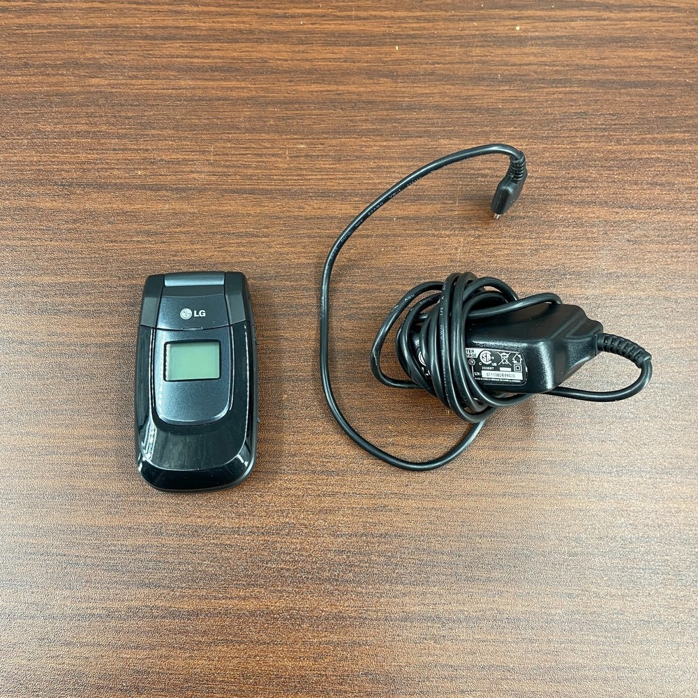 LG 150 Flip Cell Phone Black Bluetooth LCD Screen Foldable w/ Battery